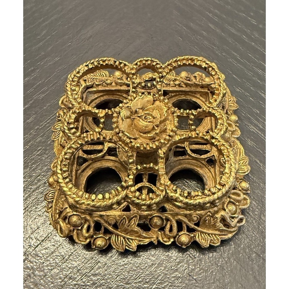 Vintage 4 Lipsticks Holder Gold Filigree Metal Leaf Floral Design